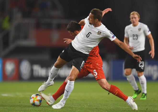 瑞典足球队在欧洲预选赛中遭遇挫折，晋级悬念